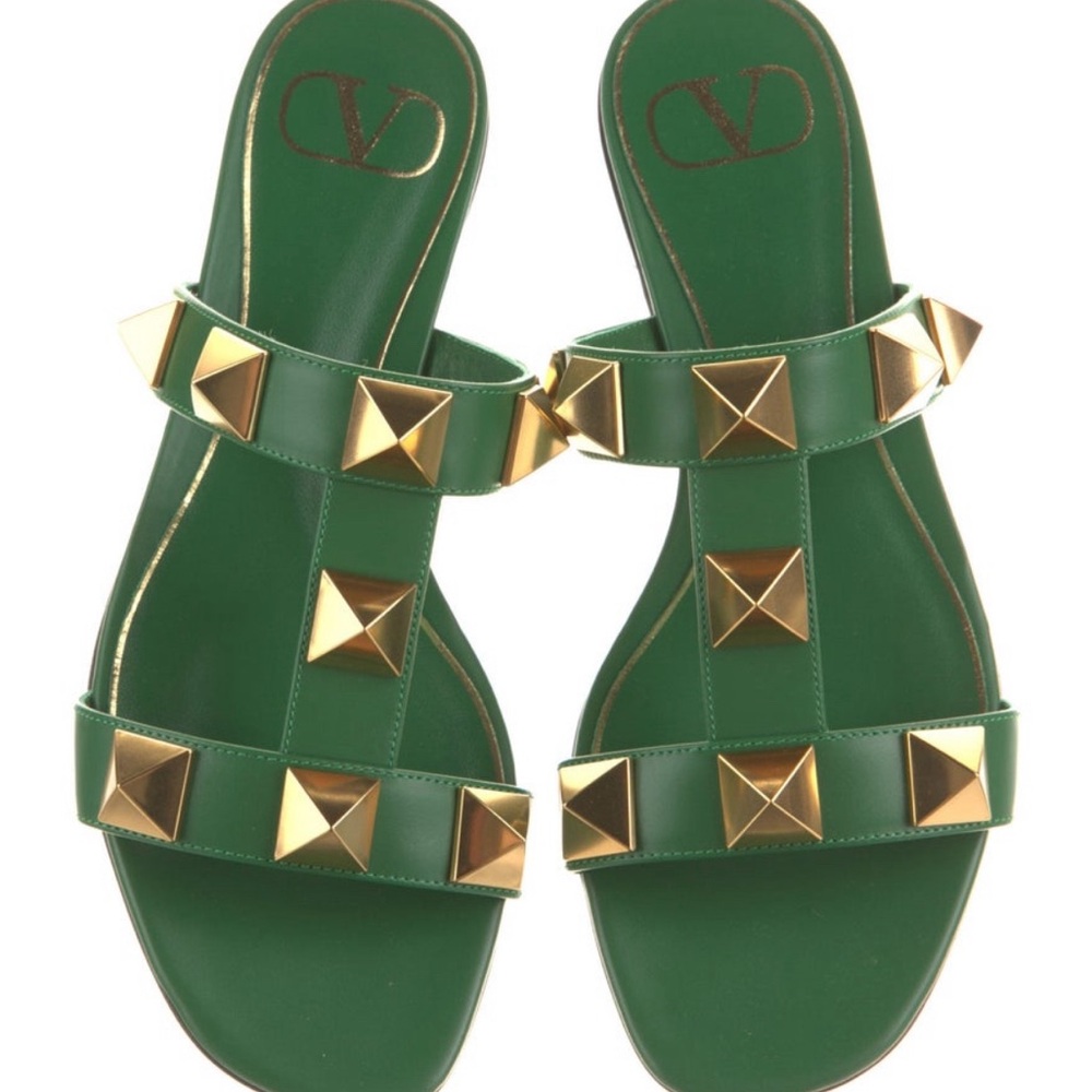 ✨VALENTINO✨Flat Roman Stud Calfskin Slide Sandal✨